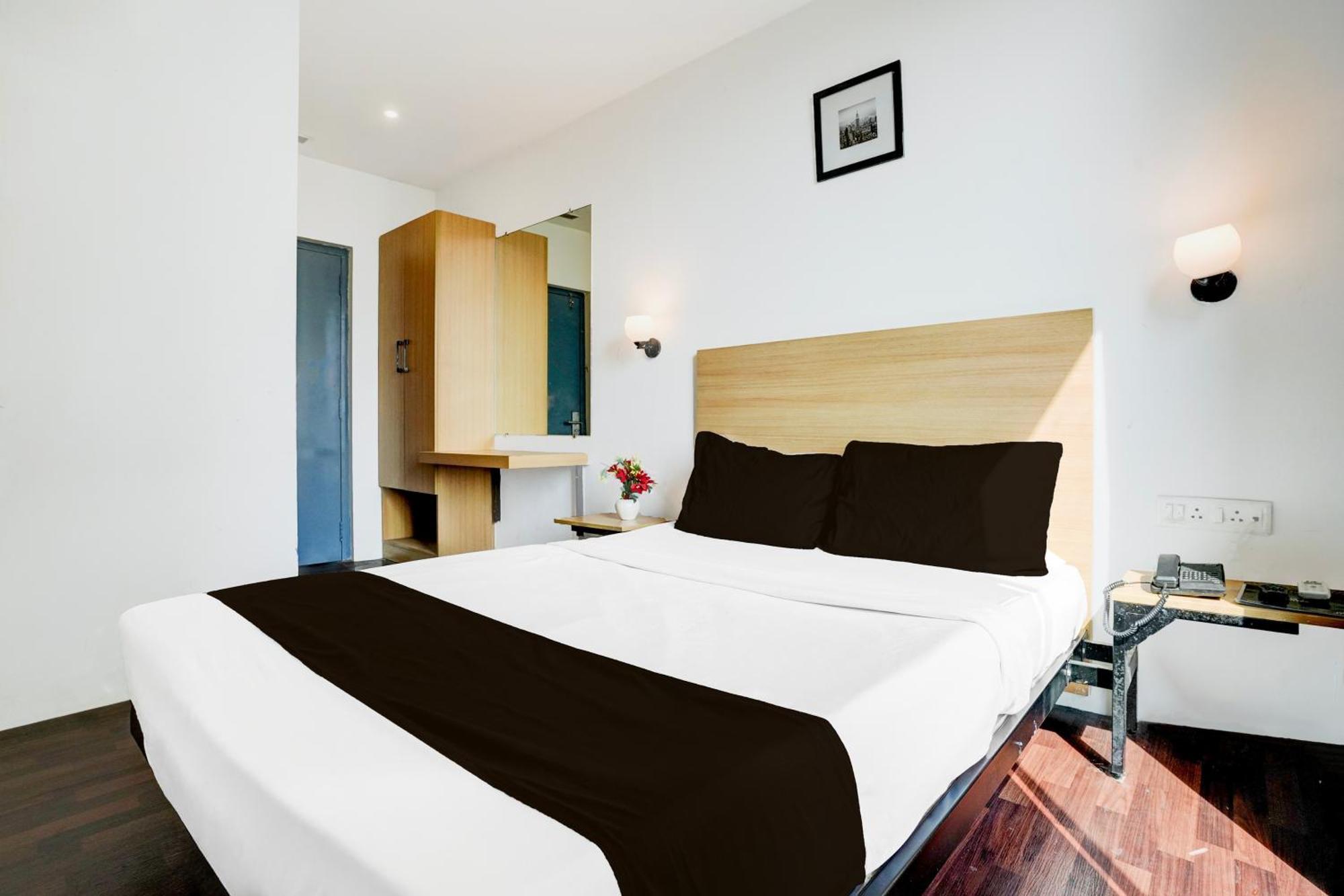 Super Townhouse Pbg Mall Vashi Turambhe 외부 사진