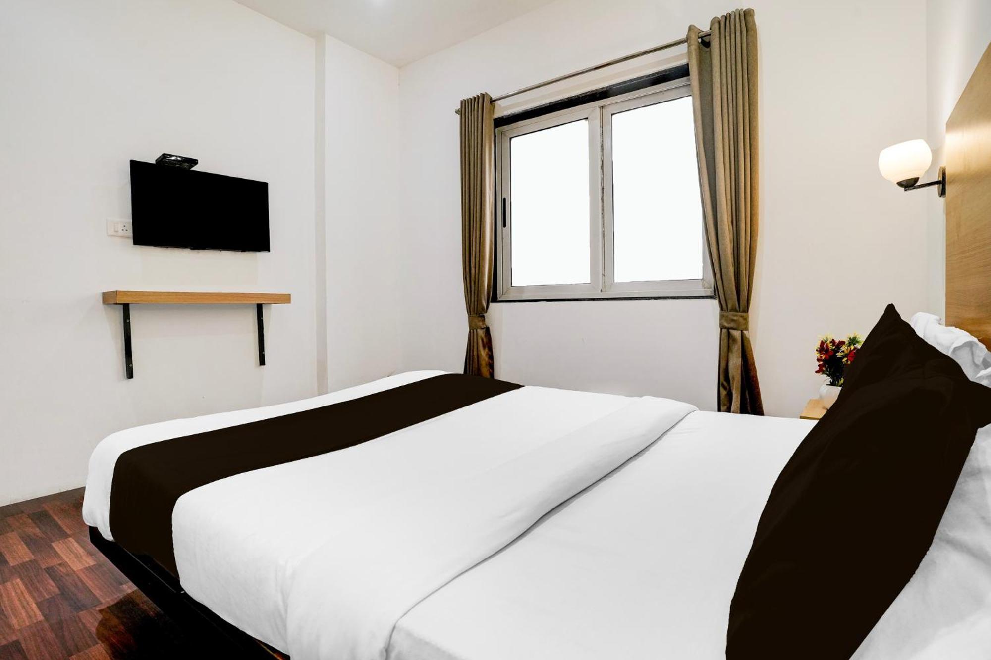 Super Townhouse Pbg Mall Vashi Turambhe 외부 사진